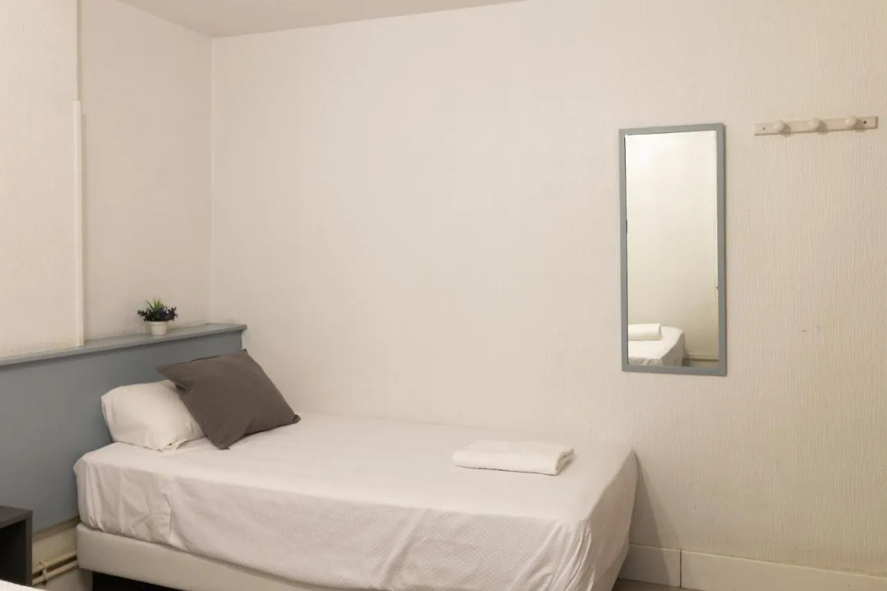Pension Arias Bilbao Guest house