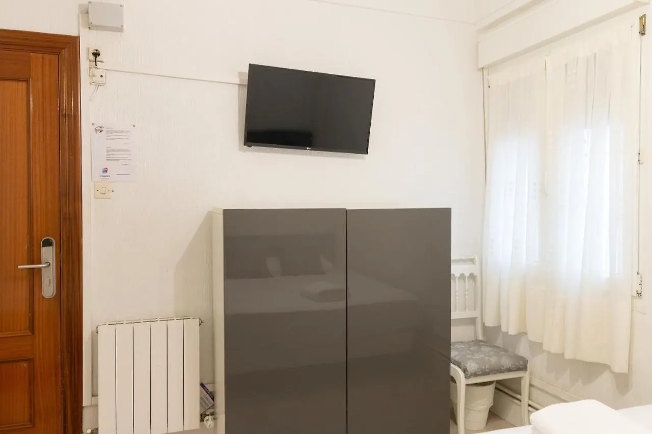 Pension Arias Bilbao 0*,