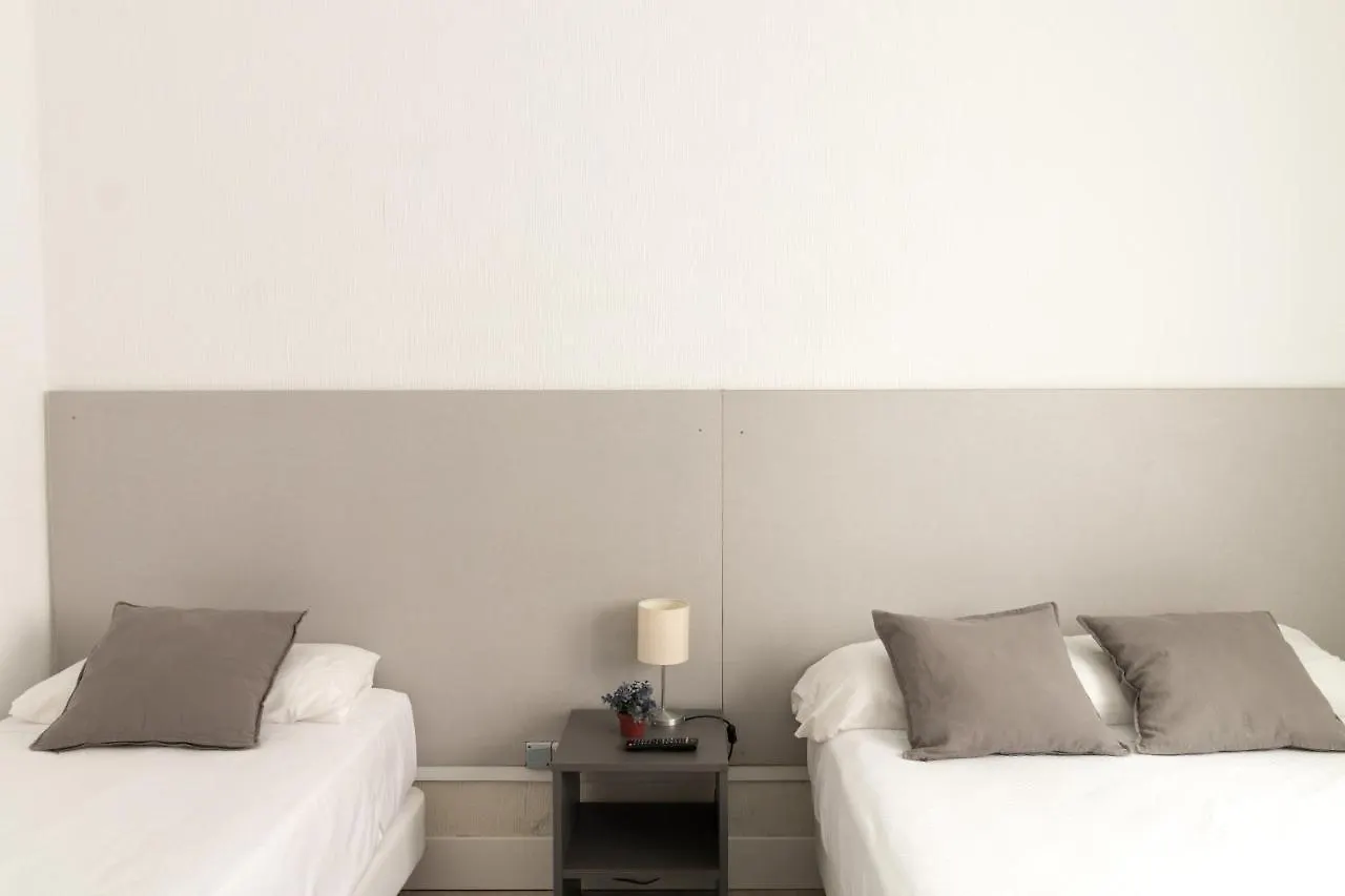 Pension Arias Bilbao Guest house