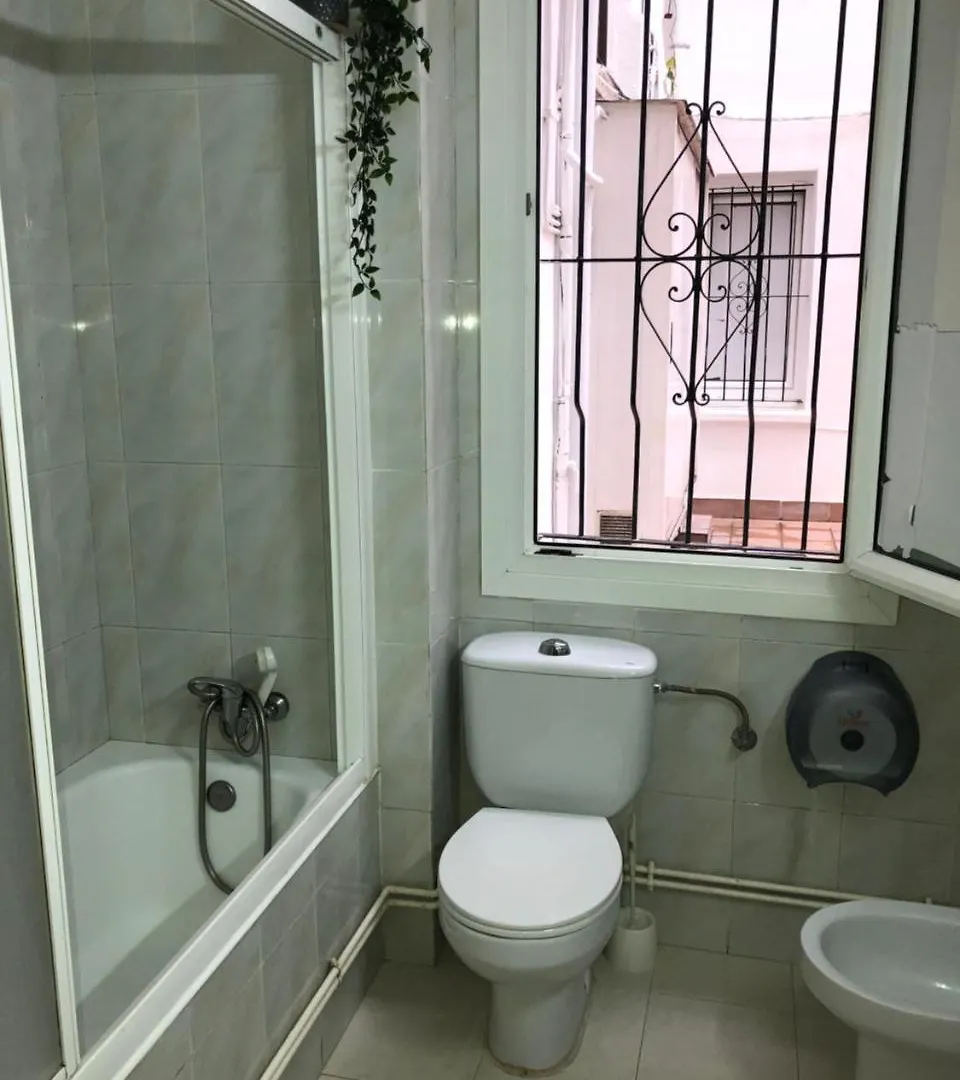 Pension Arias Bilbao Guest house