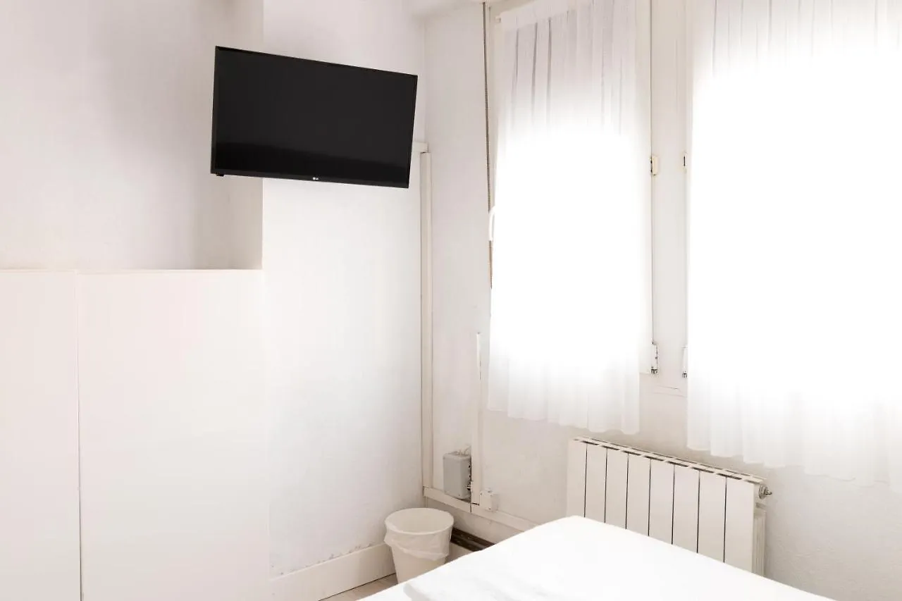Pension Arias Bilbao 0*,